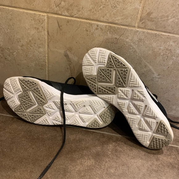 Black Women running shoes - Picture 4 of 5